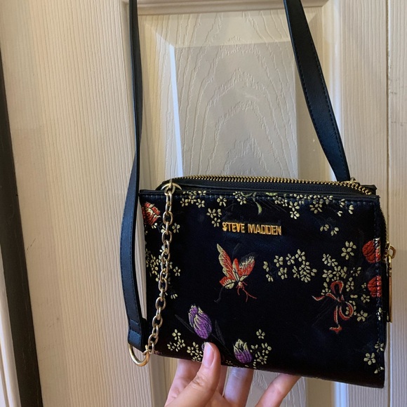 Steve Madden Crossbody Bag - Picture 2 of 5